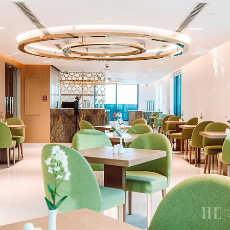 He Hotel Apartments 迪拜 外观 照片 The lounge at the airport