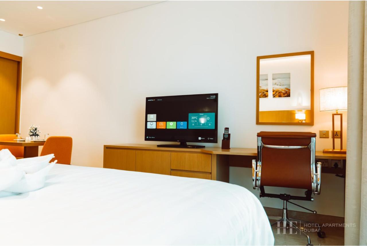 He Hotel Apartments 迪拜 客房 照片 A room at the hotel